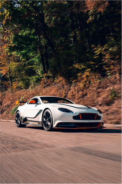 Aston Martin Vantage GT12